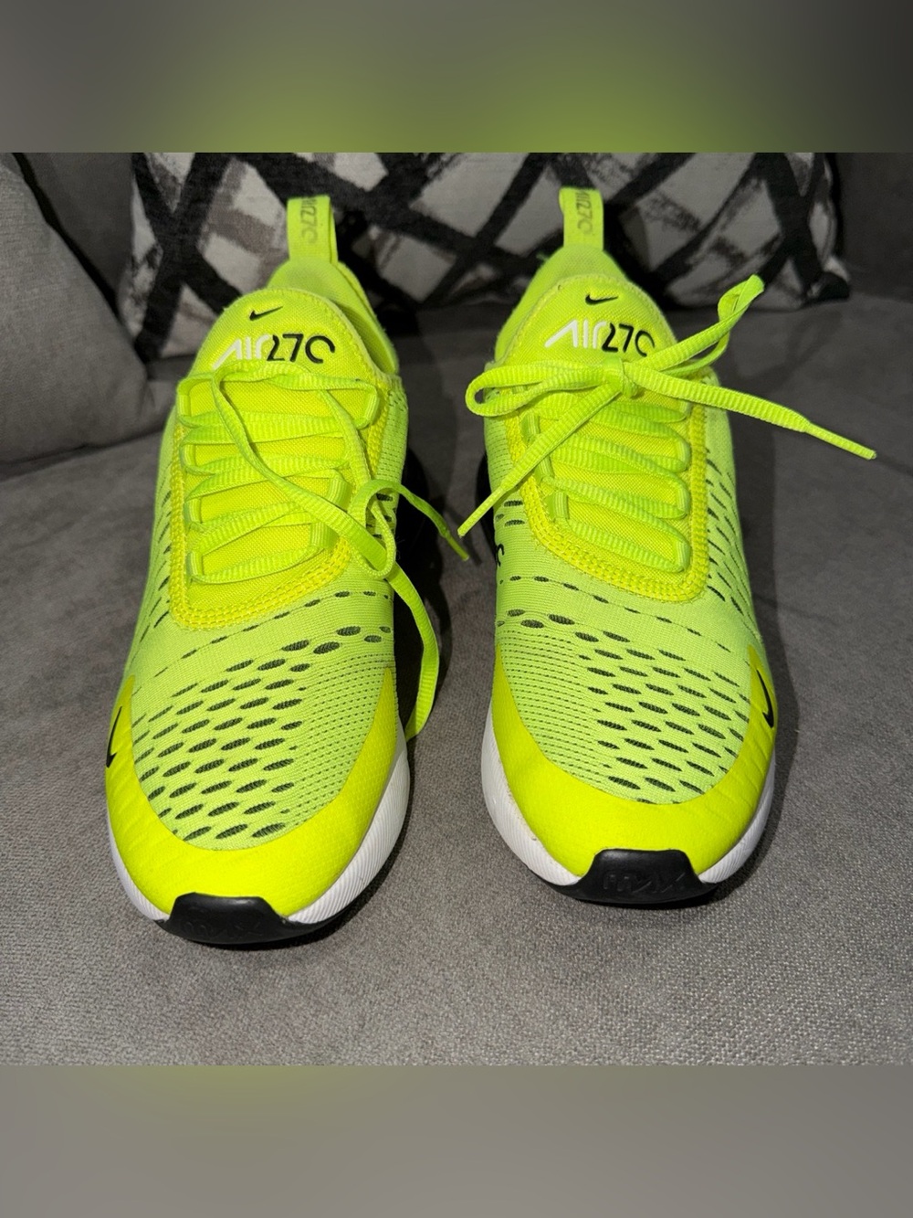 Nike Kids Neon Yellow Air Max 270 Sneakers size 5Y